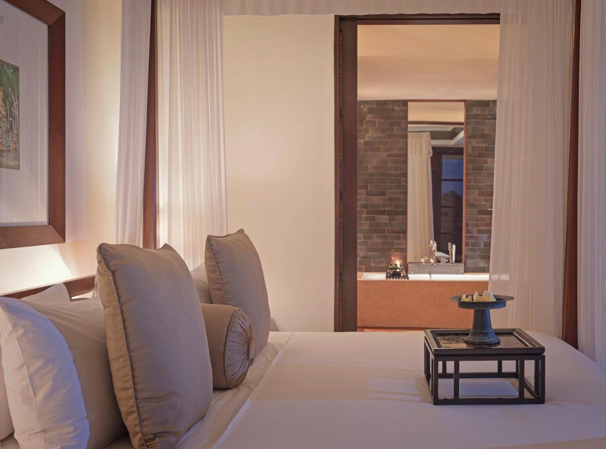 Отель The Legian Seminyak, Bali Экстерьер фото